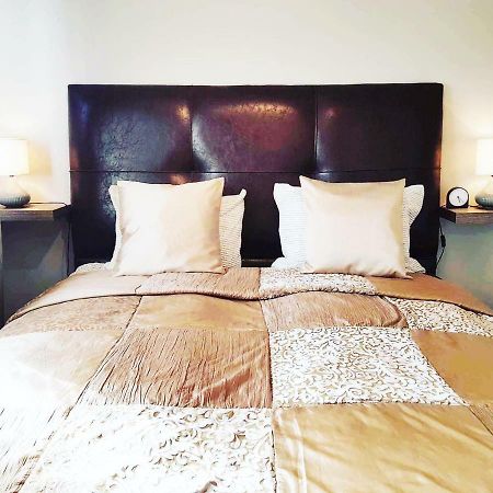 Akureyri Central Rooms ภายนอก รูปภาพ