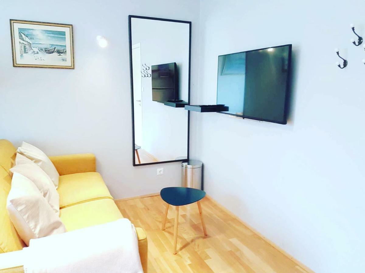 Akureyri Central Rooms ภายนอก รูปภาพ