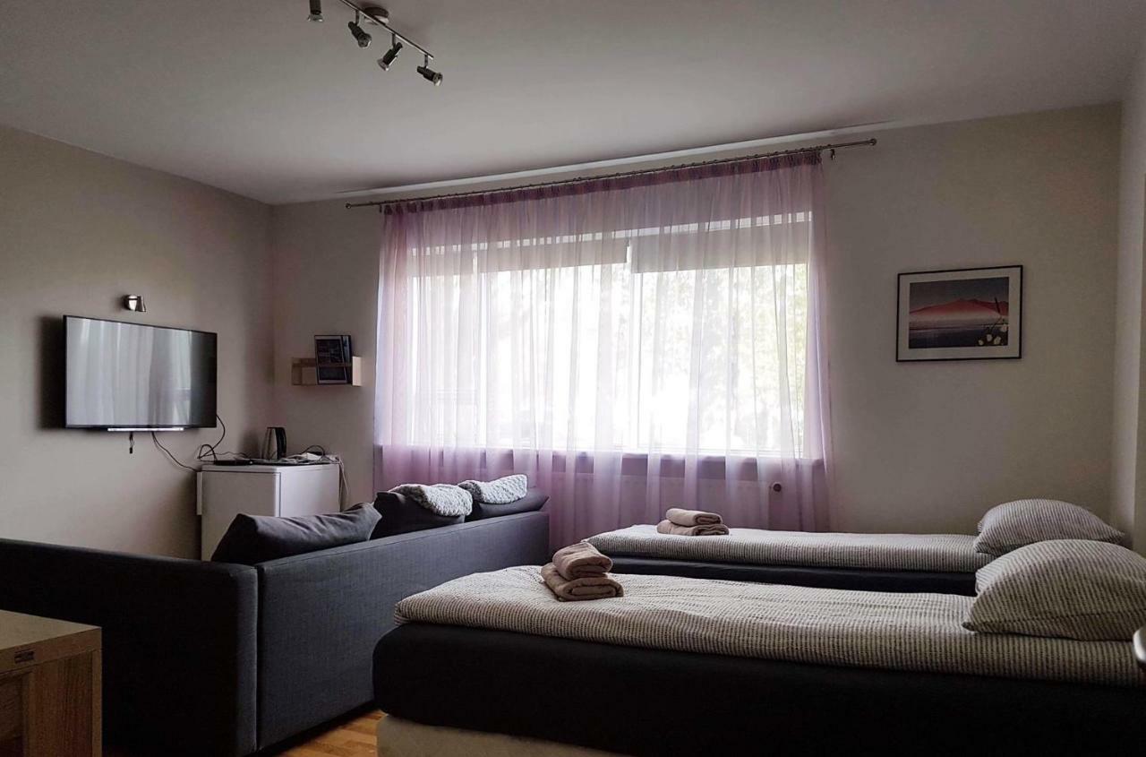 Akureyri Central Rooms ภายนอก รูปภาพ